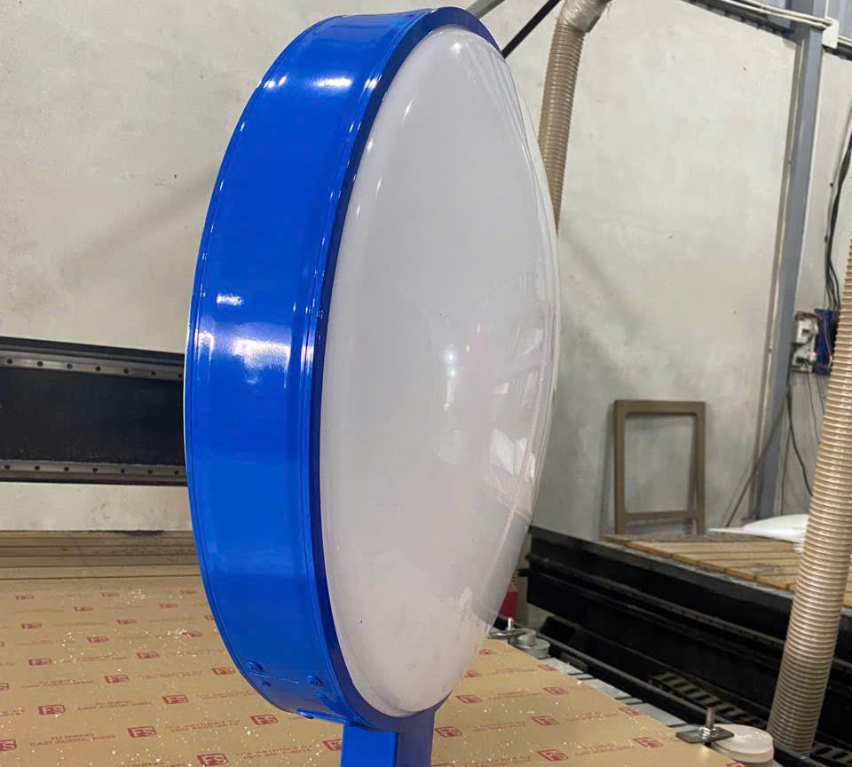 Hộp đèn mica hút nổi ngoài trời